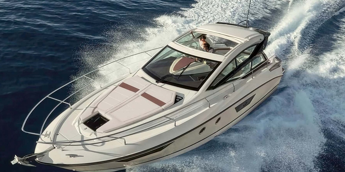 Аренда яхты Beneteau Gran Turismo 40 на Мальдивах